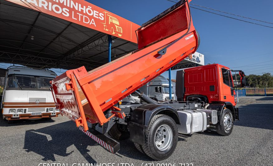 IVECO TECTOR 170E22 4X2 ANO 2013 CAÇAMBA