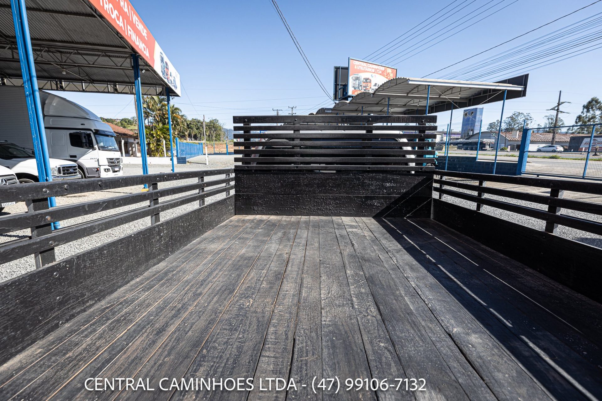 FORD F-350 ANO 2010 NA CARROCERIA DE MADEIRA