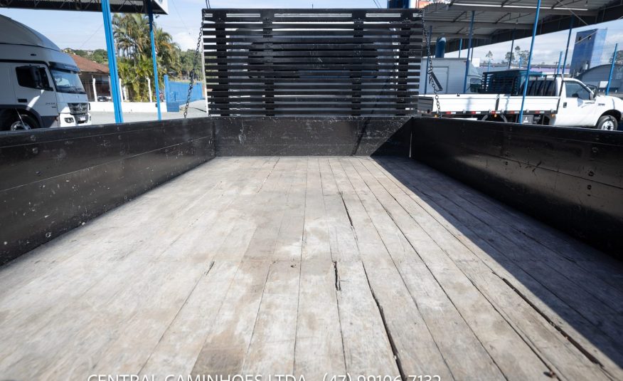 MERCEDES BENZ SPRINTER 515 ANO 2014 NA CARROCERIA DE MADEIRA