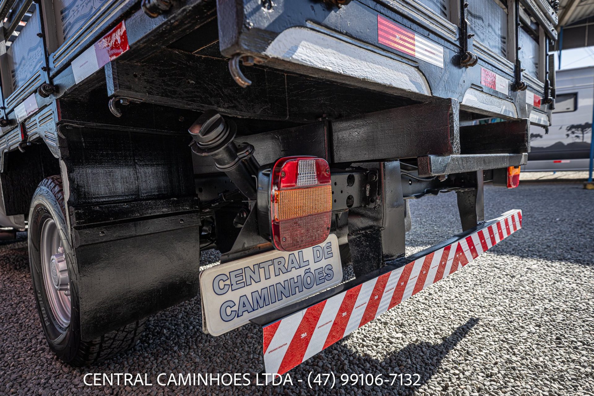 FORD F-350 ANO 2010 NA CARROCERIA DE MADEIRA