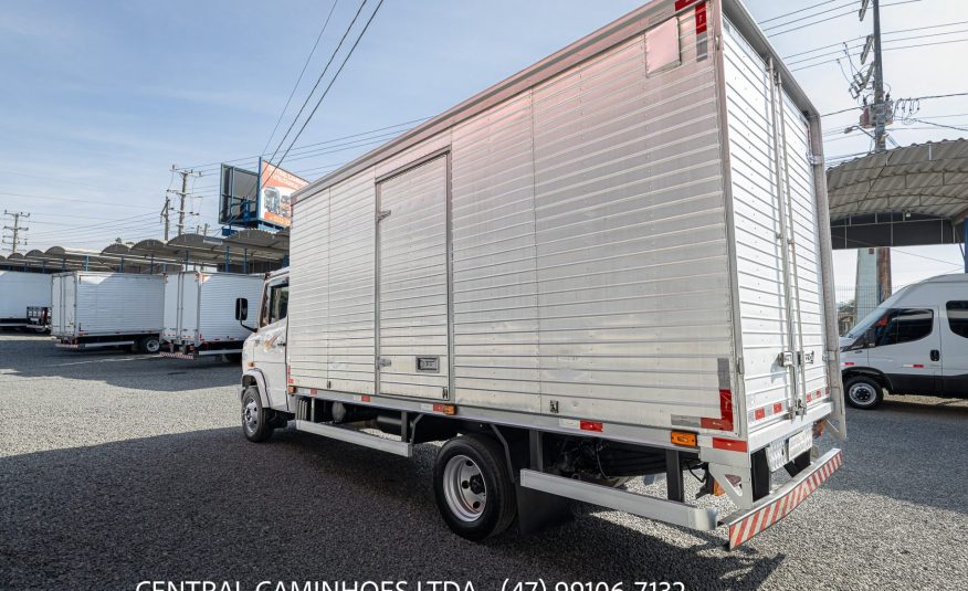MERCEDES BENZ 710 PLUS ANO 2009 NO BAU