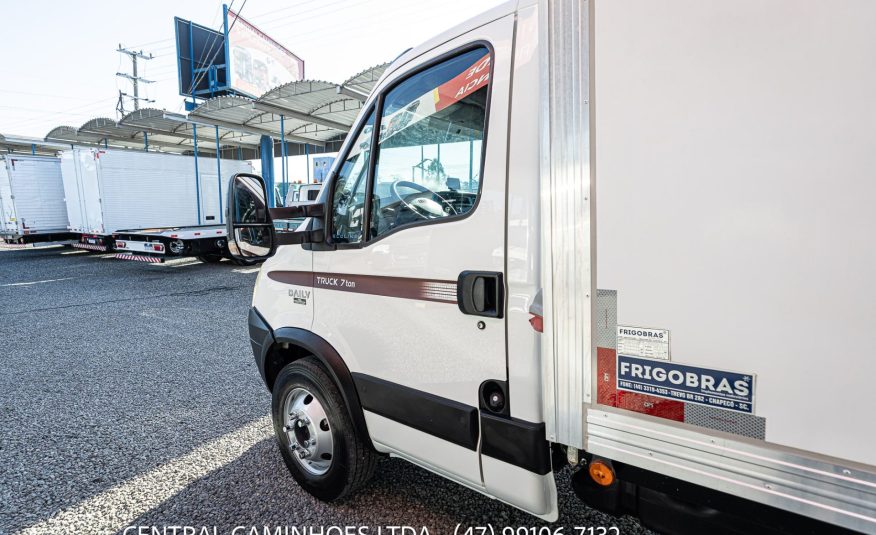 IVECO DAILY 70C17 ANO 2013 NA CÂMARA FRIA