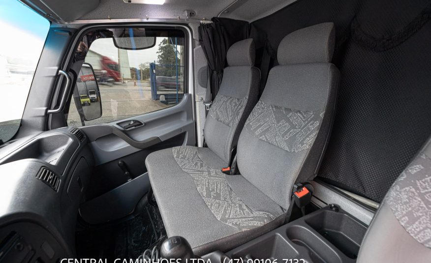 MERCEDES BENZ ACCELO 1016 ANO 2019 COMPLETA NO BAU DE 6.20M
