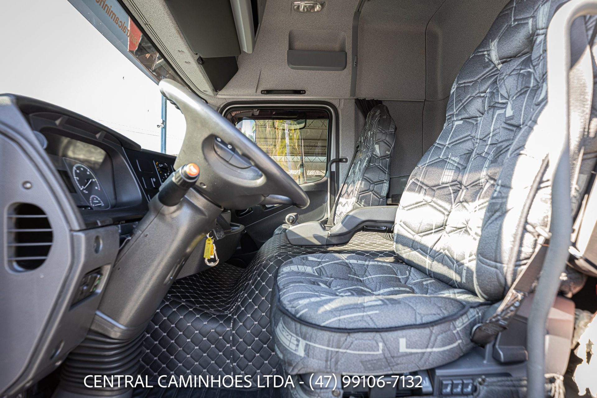 MERCEDES BENZ ATEGO 2430 8X2 ANO 2022 NA CARROCERIA DE 9.20M:
