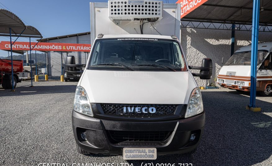 IVECO DAILY 70C17 ANO 2013 NA CÂMARA FRIA