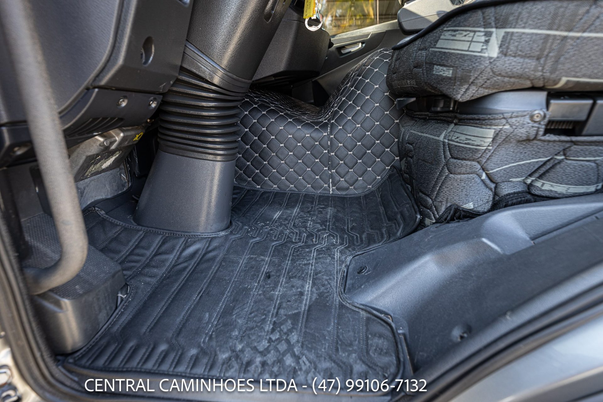 MERCEDES BENZ ATEGO 2430 8X2 ANO 2022 NA CARROCERIA DE 9.20M: