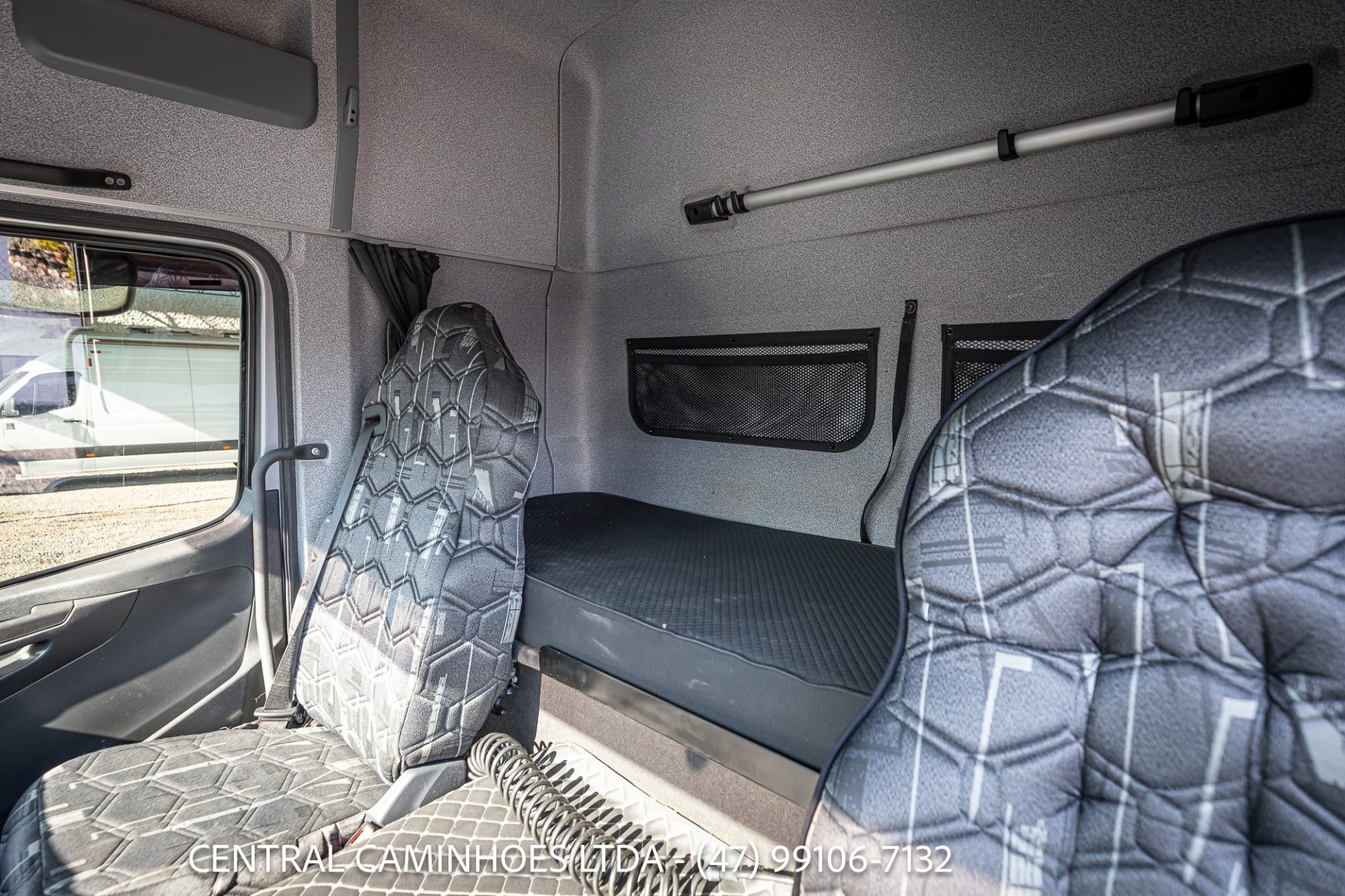 MERCEDES BENZ ATEGO 2430 8X2 ANO 2022 NA CARROCERIA DE 9.20M: