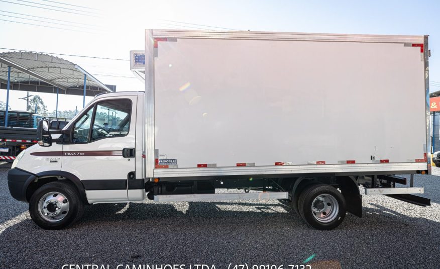 IVECO DAILY 70C17 ANO 2013 NA CÂMARA FRIA