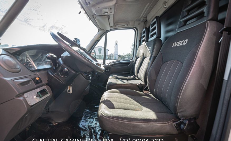 IVECO DAILY 70C17 ANO 2013 NA CÂMARA FRIA
