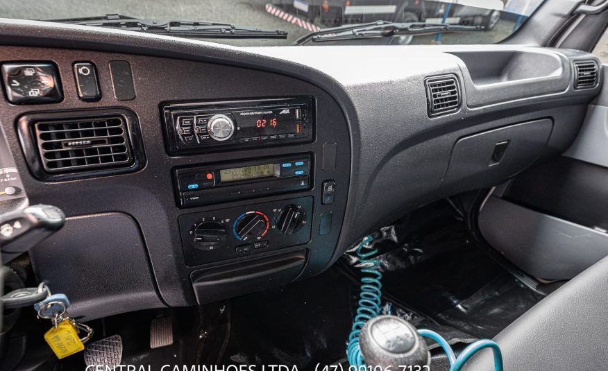 MERCEDES BENZ ACCELO 1016 ANO 2015 COMPLETO NO BAU DE 6.20M