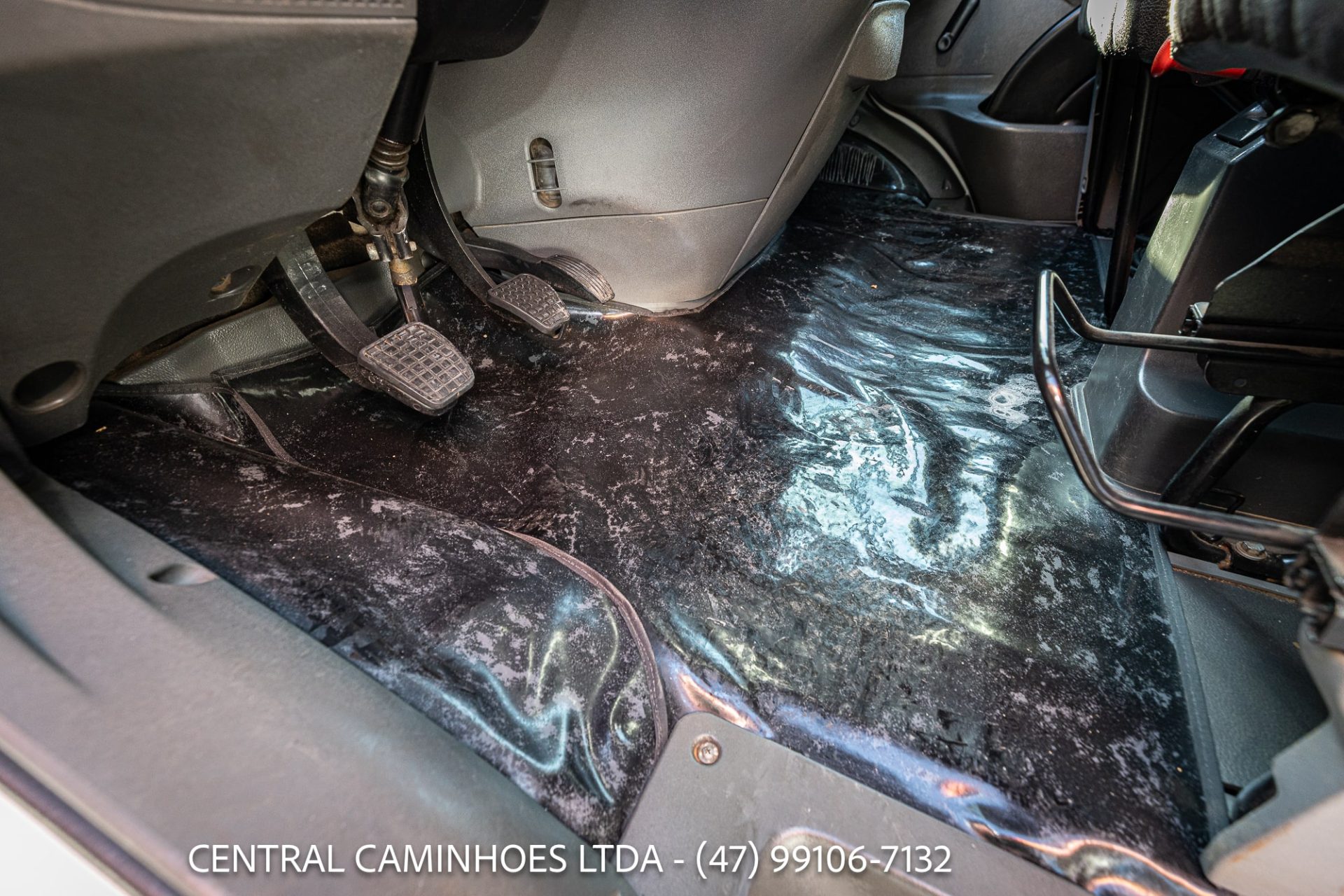 IVECO DAILY 70C17 ANO 2013 NA CÂMARA FRIA