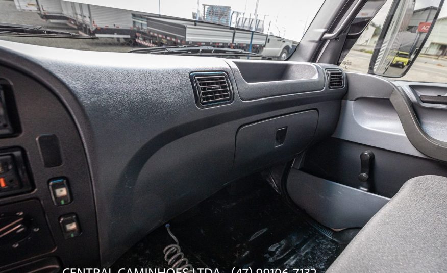 MERCEDES BENZ ACCELO 1016 ANO 2019 COMPLETA NO BAU DE 6.20M