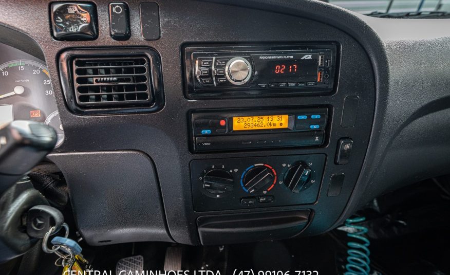 MERCEDES BENZ ACCELO 1016 ANO 2015 COMPLETO NO BAU DE 6.20M