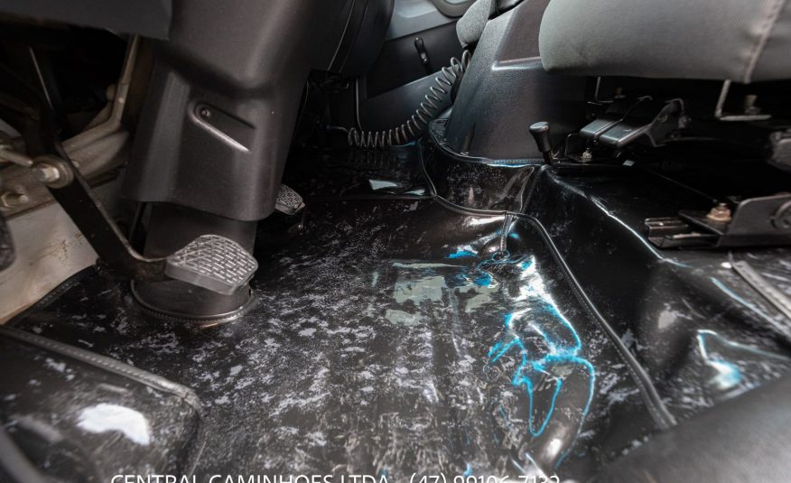 MERCEDES BENZ ACCELO 1016 ANO 2019 COMPLETA NO BAU DE 6.20M