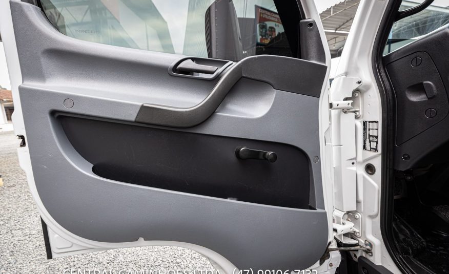 MERCEDES BENZ ACCELO 1016 ANO 2019 COMPLETA NO BAU DE 6.20M