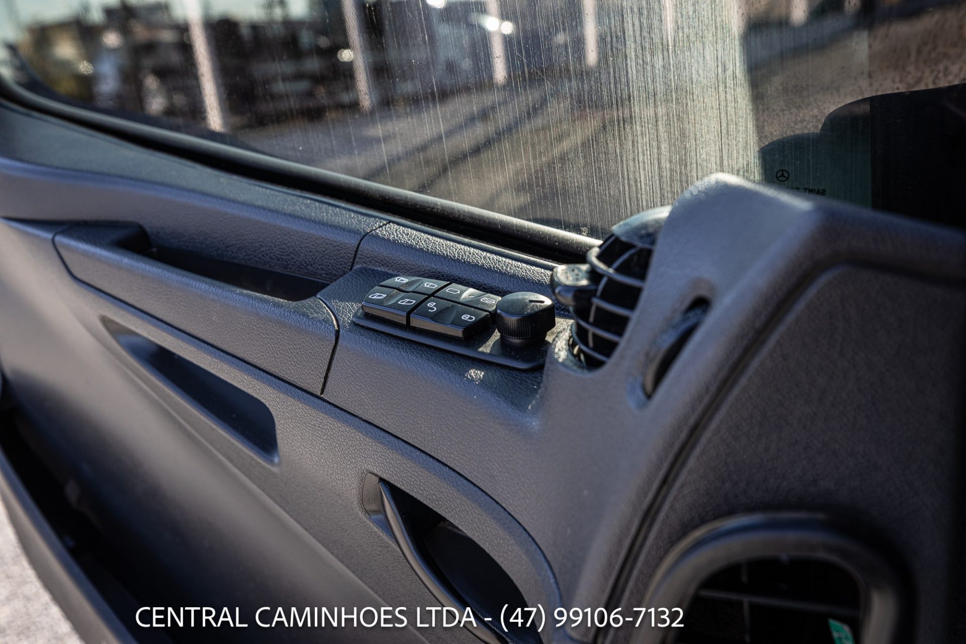 MERCEDES BENZ ATEGO 2430 8X2 ANO 2022 NA CARROCERIA DE 9.20M: