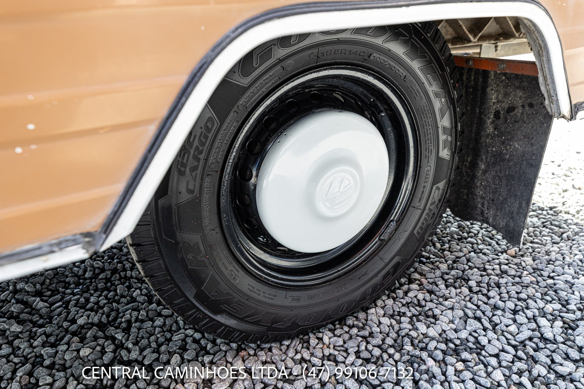 VOLKSWAGEN KOMBI SAFARI N. 429 ANO 1986