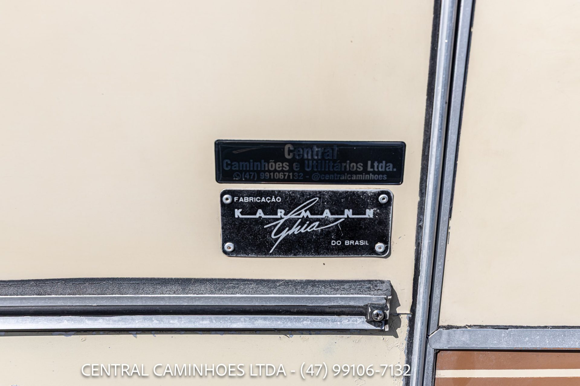 VOLKSWAGEN KOMBI SAFARI N. 429 ANO 1986