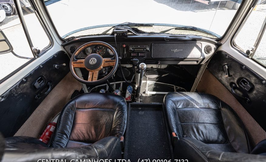 VOLKSWAGEN KOMBI SAFARI N. 429 ANO 1986
