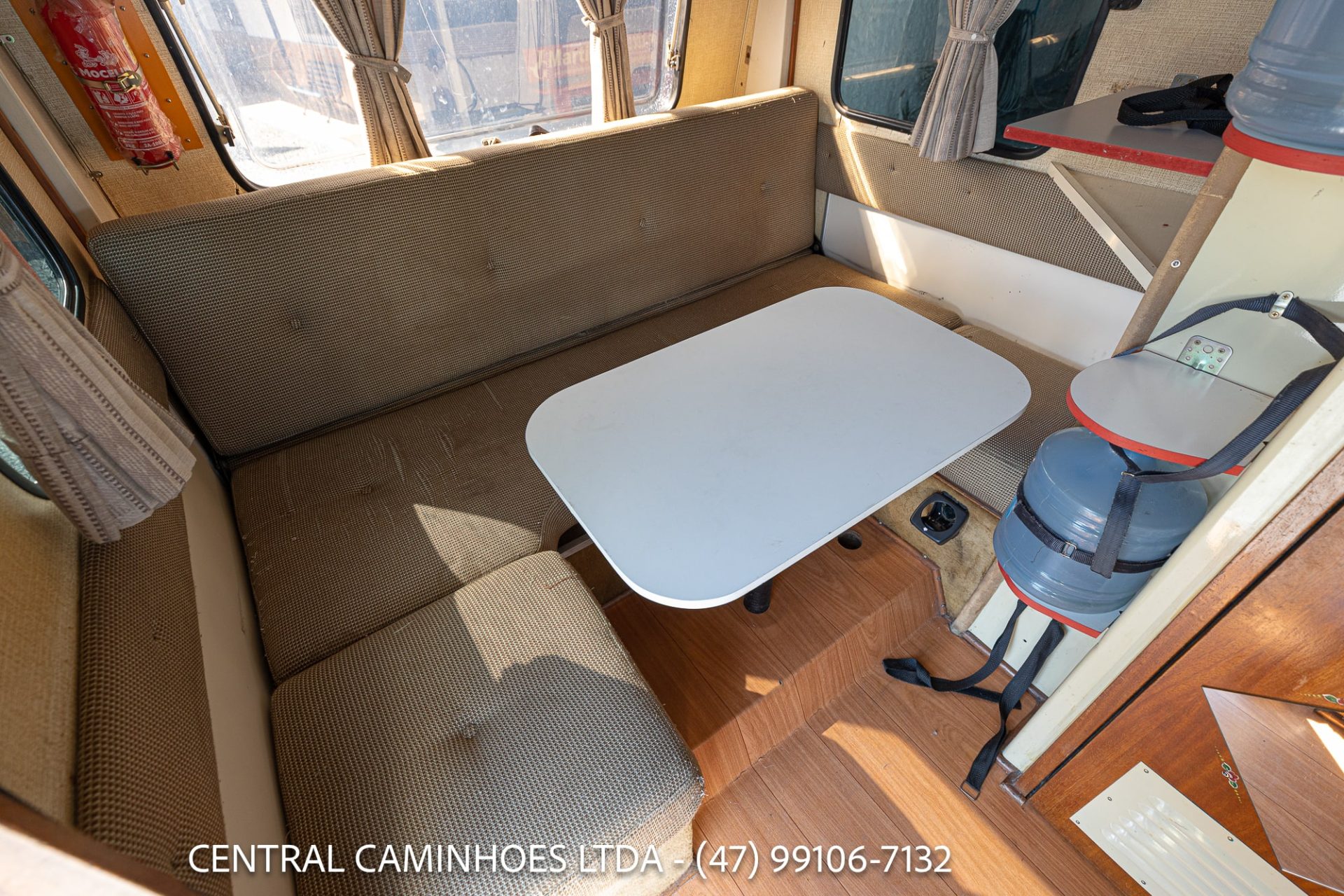 VOLKSWAGEN KOMBI SAFARI N. 429 ANO 1986