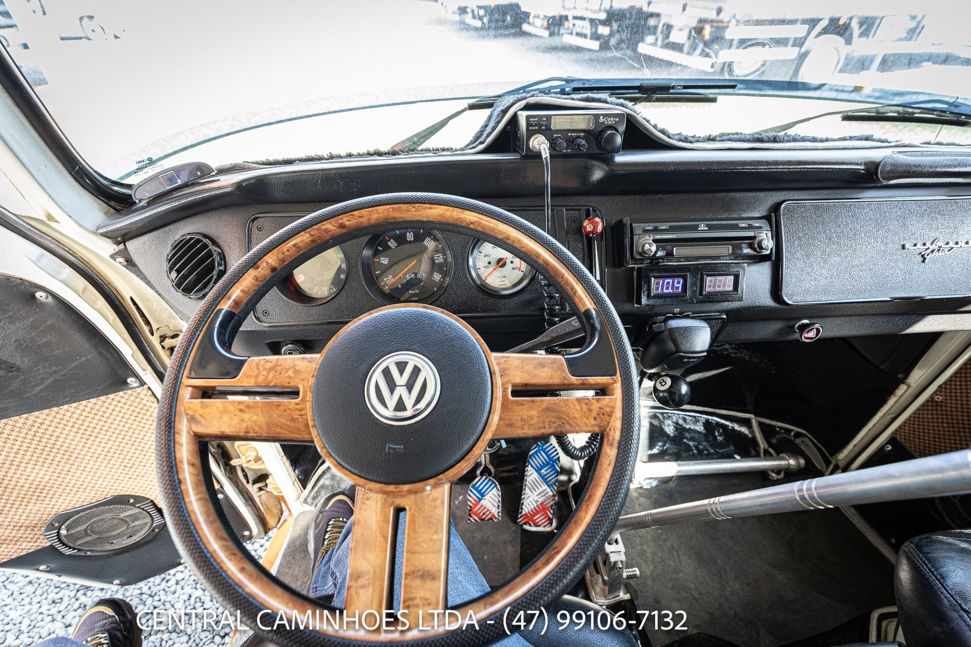 VOLKSWAGEN KOMBI SAFARI N. 429 ANO 1986