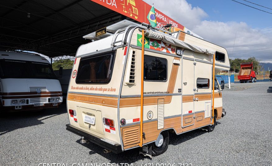 VOLKSWAGEN KOMBI SAFARI N. 429 ANO 1986