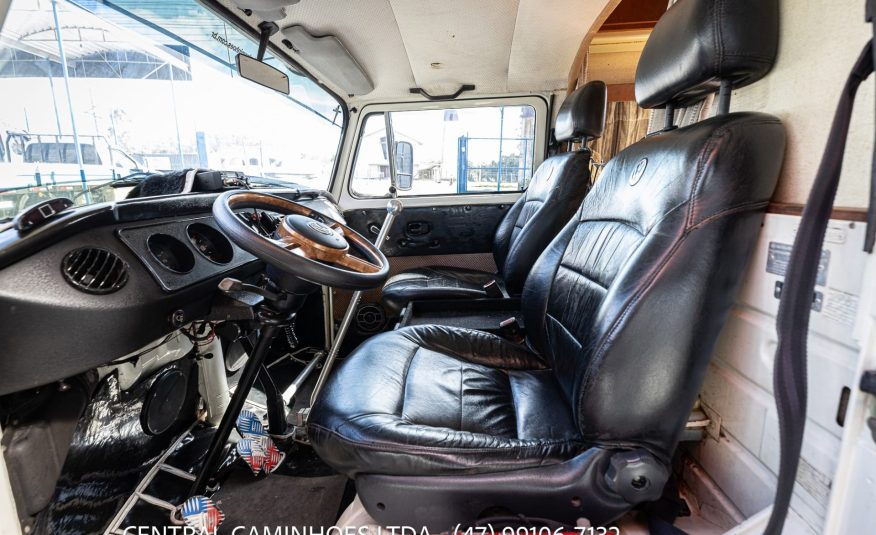 VOLKSWAGEN KOMBI SAFARI N. 429 ANO 1986