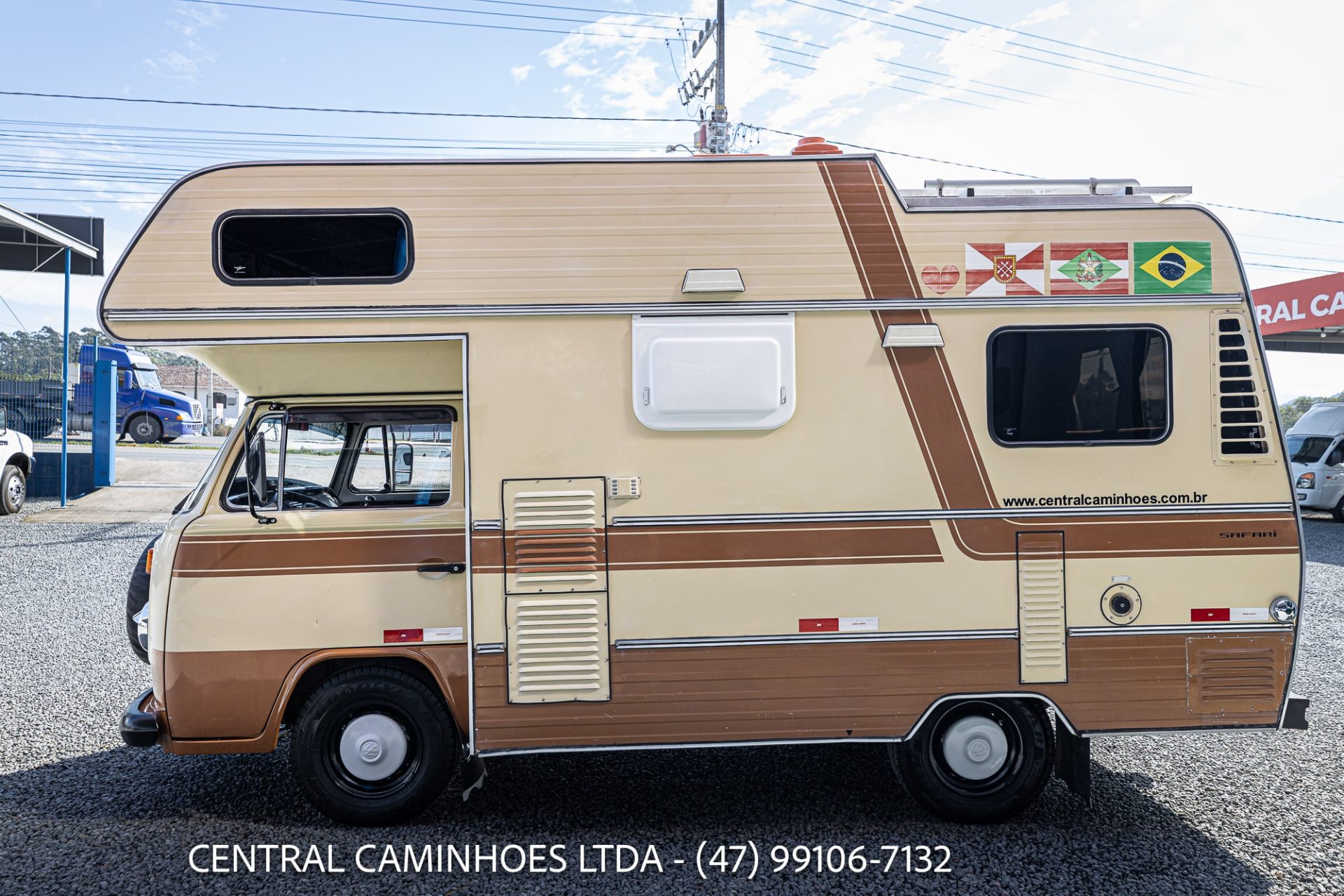 VOLKSWAGEN KOMBI SAFARI N. 429 ANO 1986