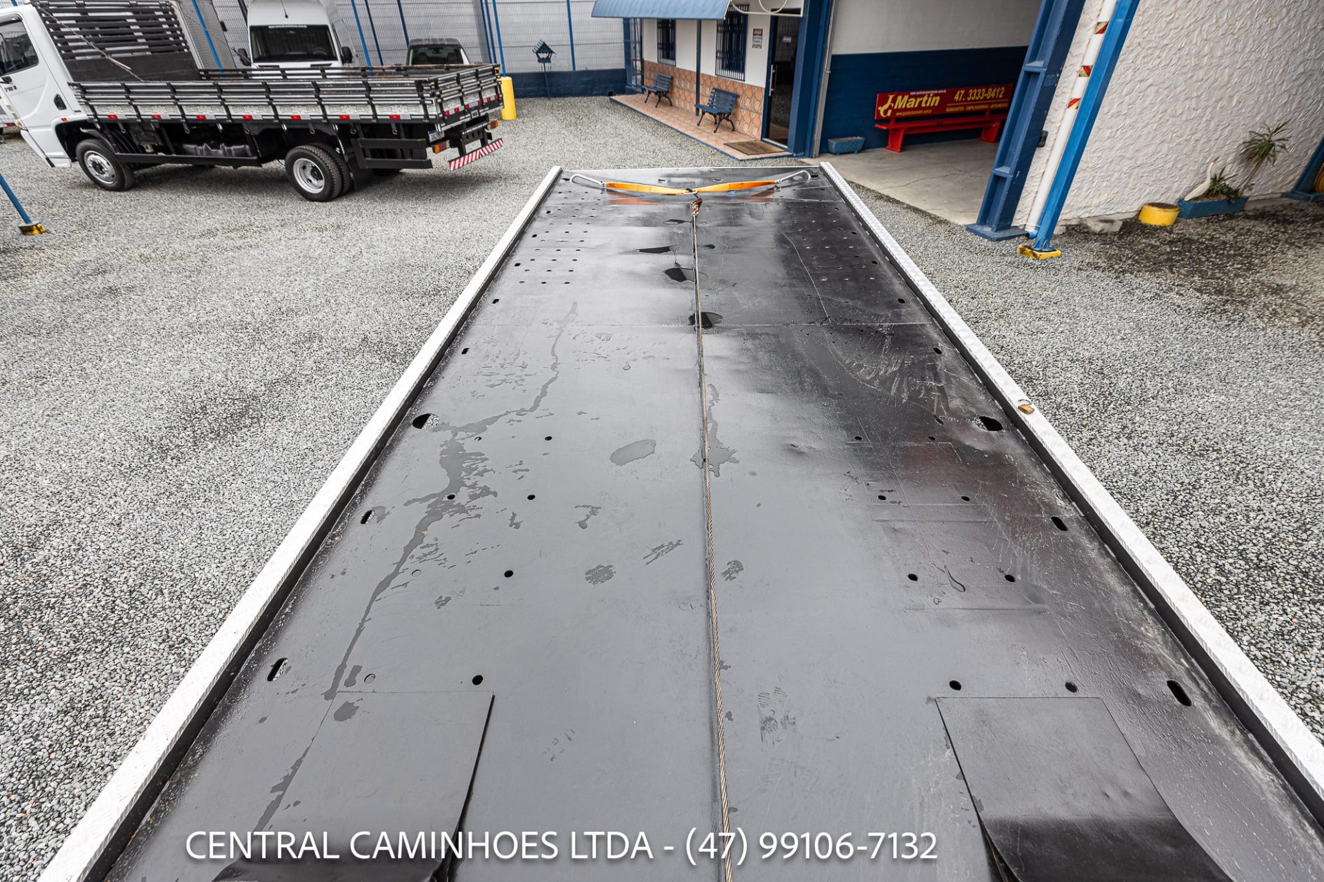 MERCEDES BENZ ACCELO 915C ANO 2012 COM PLATAFORMA DE 6M