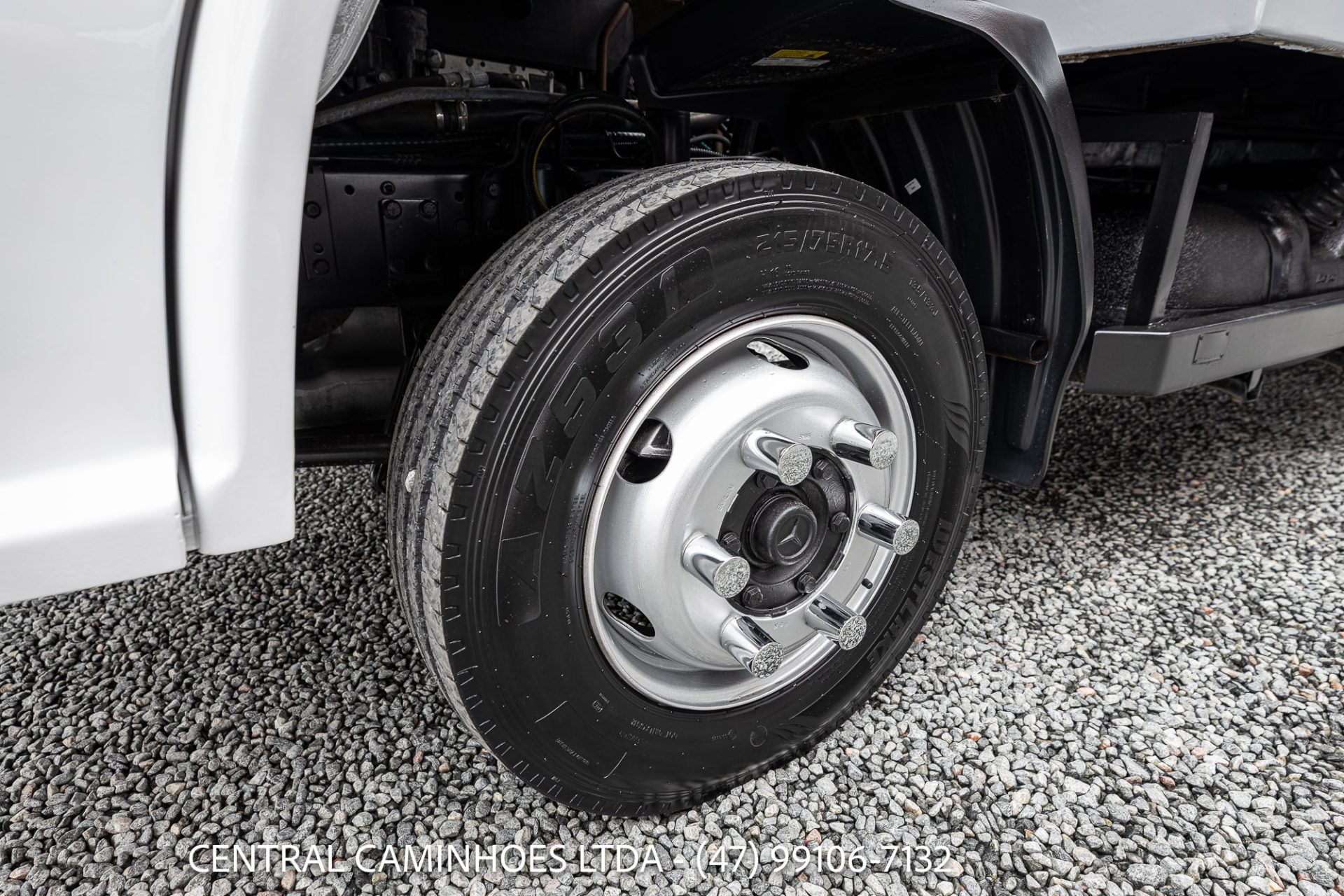 MERCEDES BENZ ACCELO 915C ANO 2012 COM PLATAFORMA DE 6M