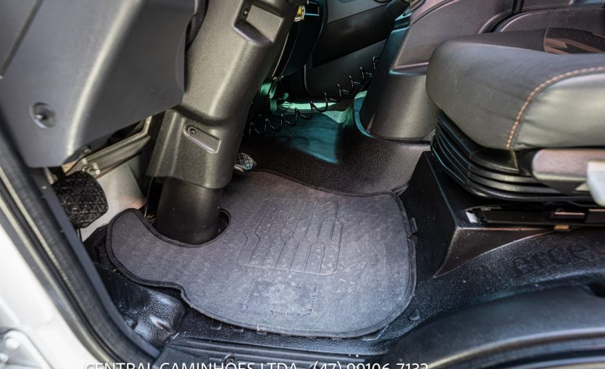 MERCEDES BENZ ACCELO 815 ANO 2022