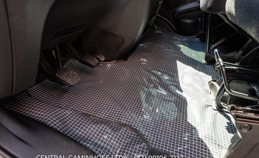 IVECO DAILY 35.150 ANO 2020 COMPLETA COM BAU FACCHINI