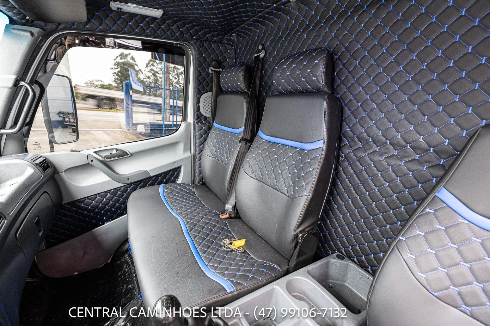 MERCEDES BENZ ACCELO 915C ANO 2012 COM PLATAFORMA DE 6M