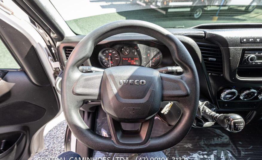 IVECO DAILY 35.150 ANO 2020 COMPLETA COM BAU FACCHINI