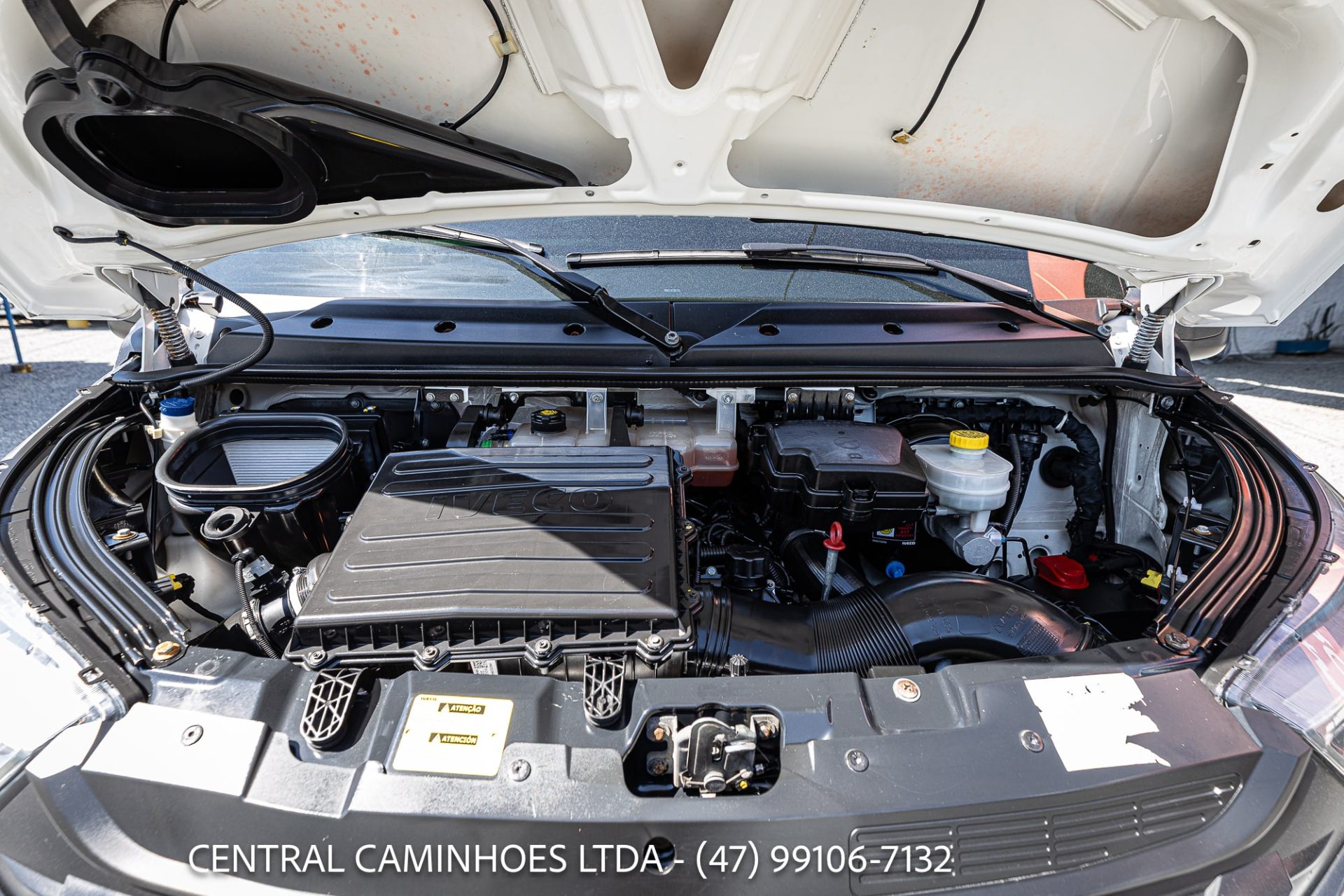 IVECO DAILY 35.150 ANO 2020 COMPLETA COM BAU FACCHINI