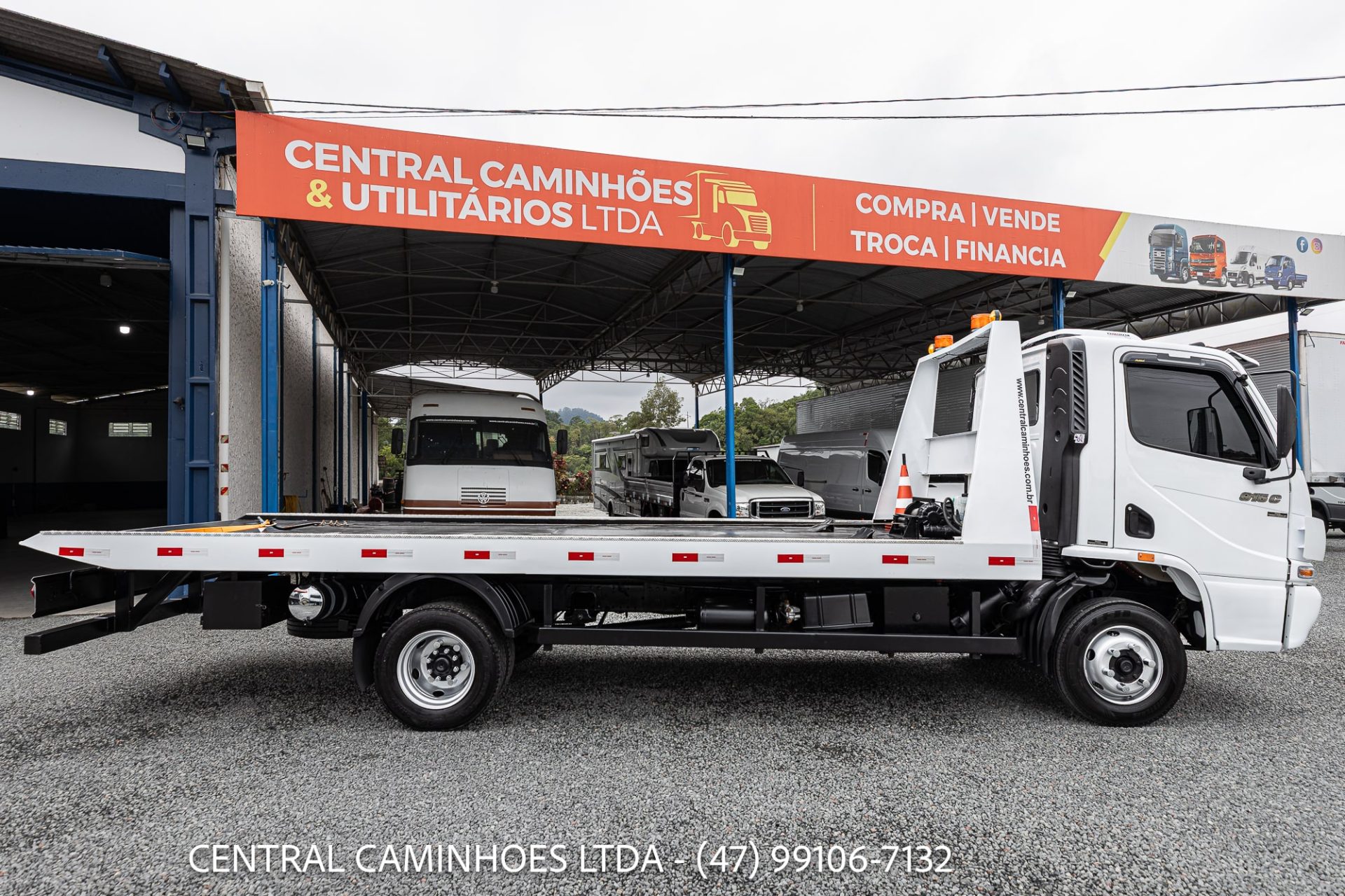 MERCEDES BENZ ACCELO 915C ANO 2012 COM PLATAFORMA DE 6M