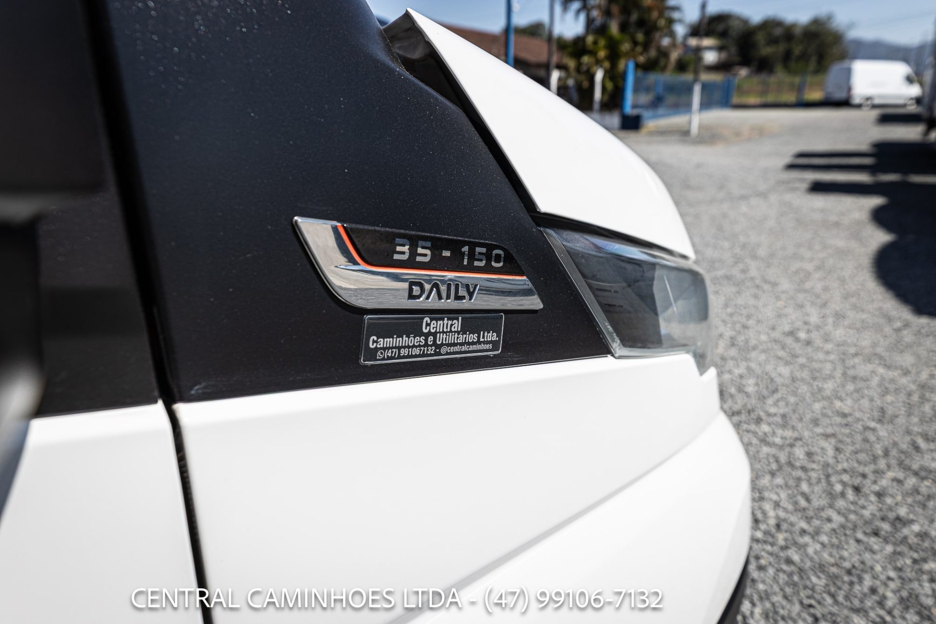 IVECO DAILY 35.150 ANO 2020 COMPLETA COM BAU FACCHINI