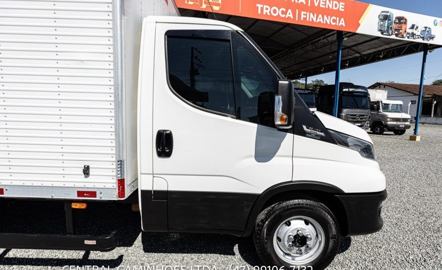 IVECO DAILY 35.150 ANO 2020 COMPLETA COM BAU FACCHINI