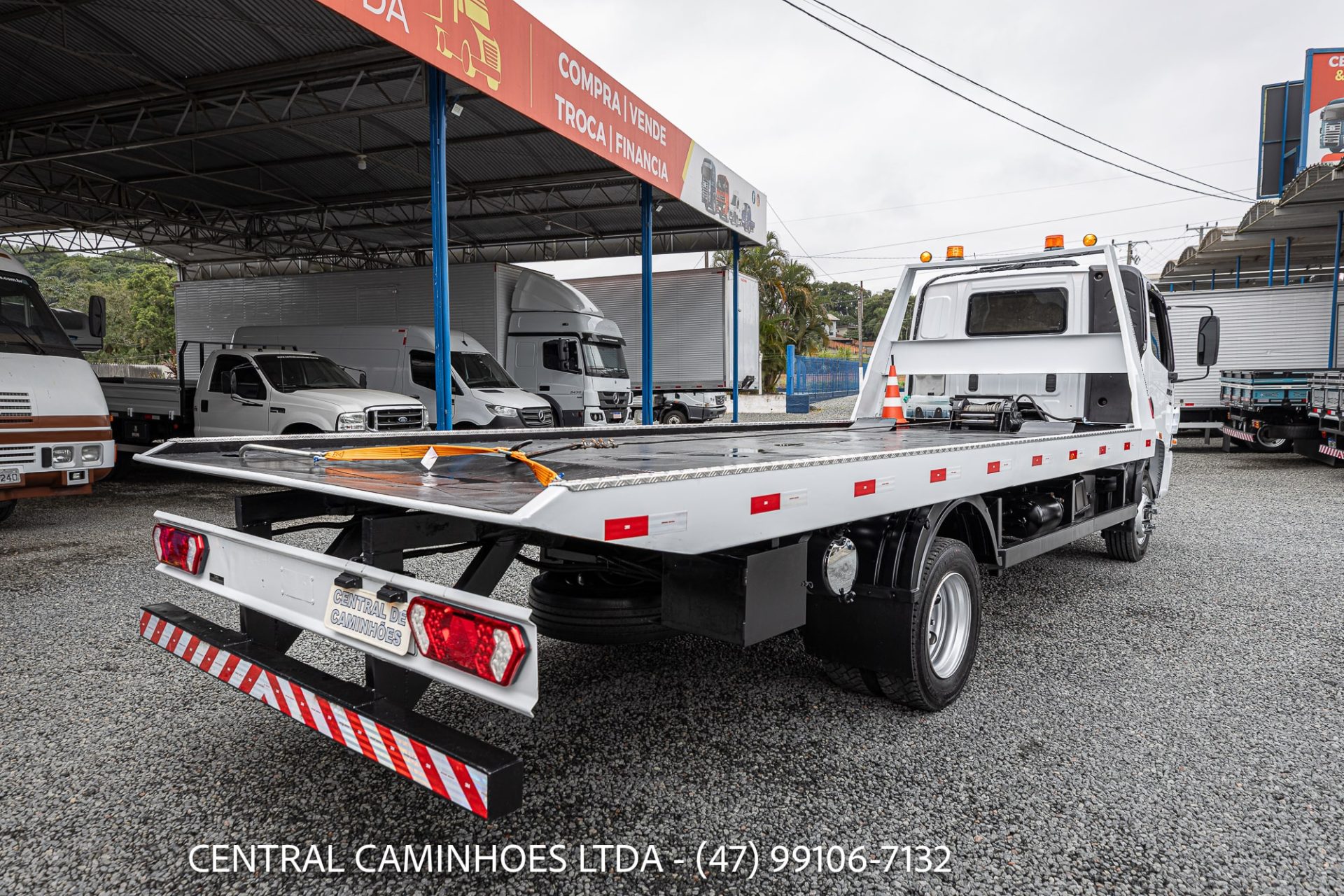 MERCEDES BENZ ACCELO 915C ANO 2012 COM PLATAFORMA DE 6M