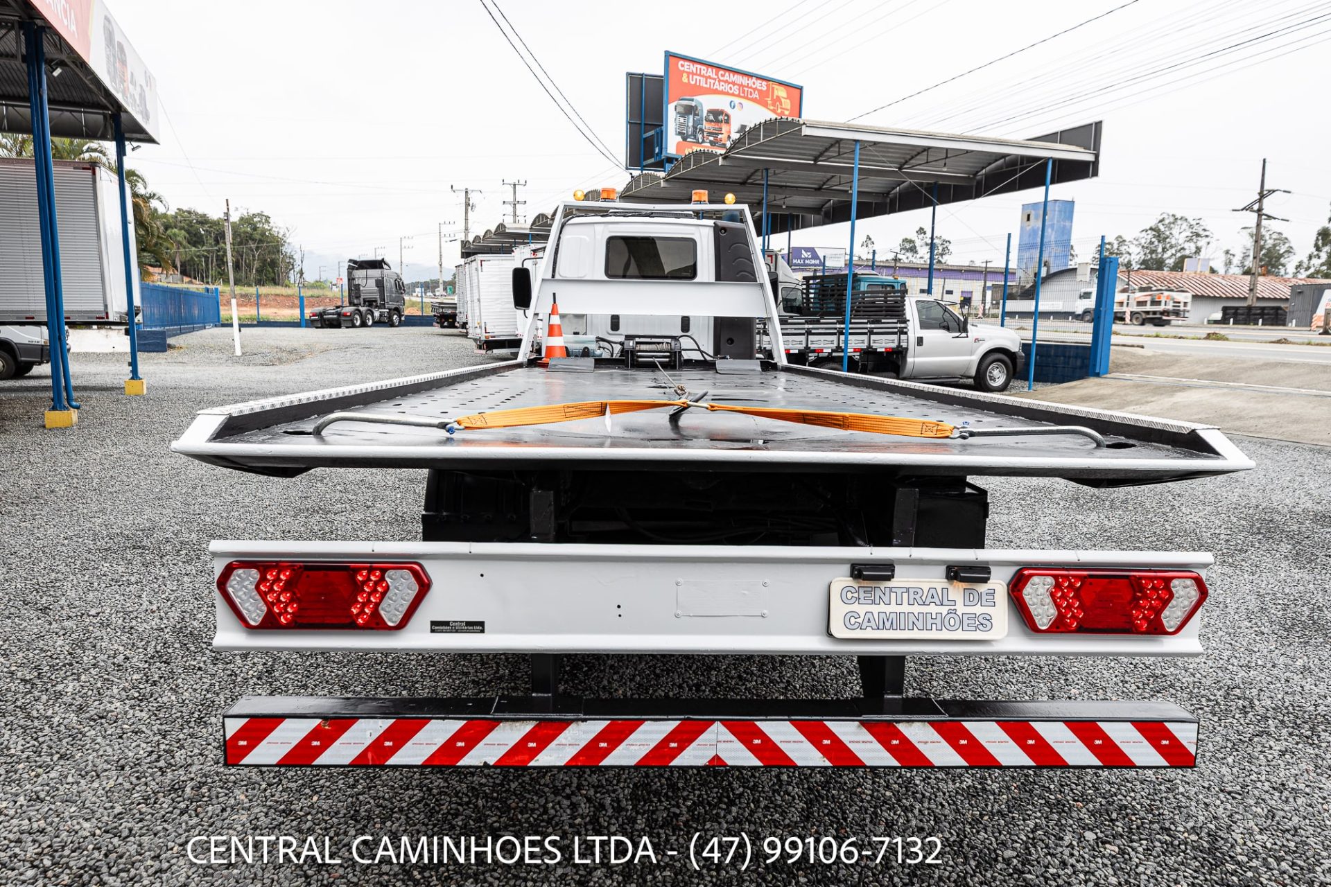 MERCEDES BENZ ACCELO 915C ANO 2012 COM PLATAFORMA DE 6M