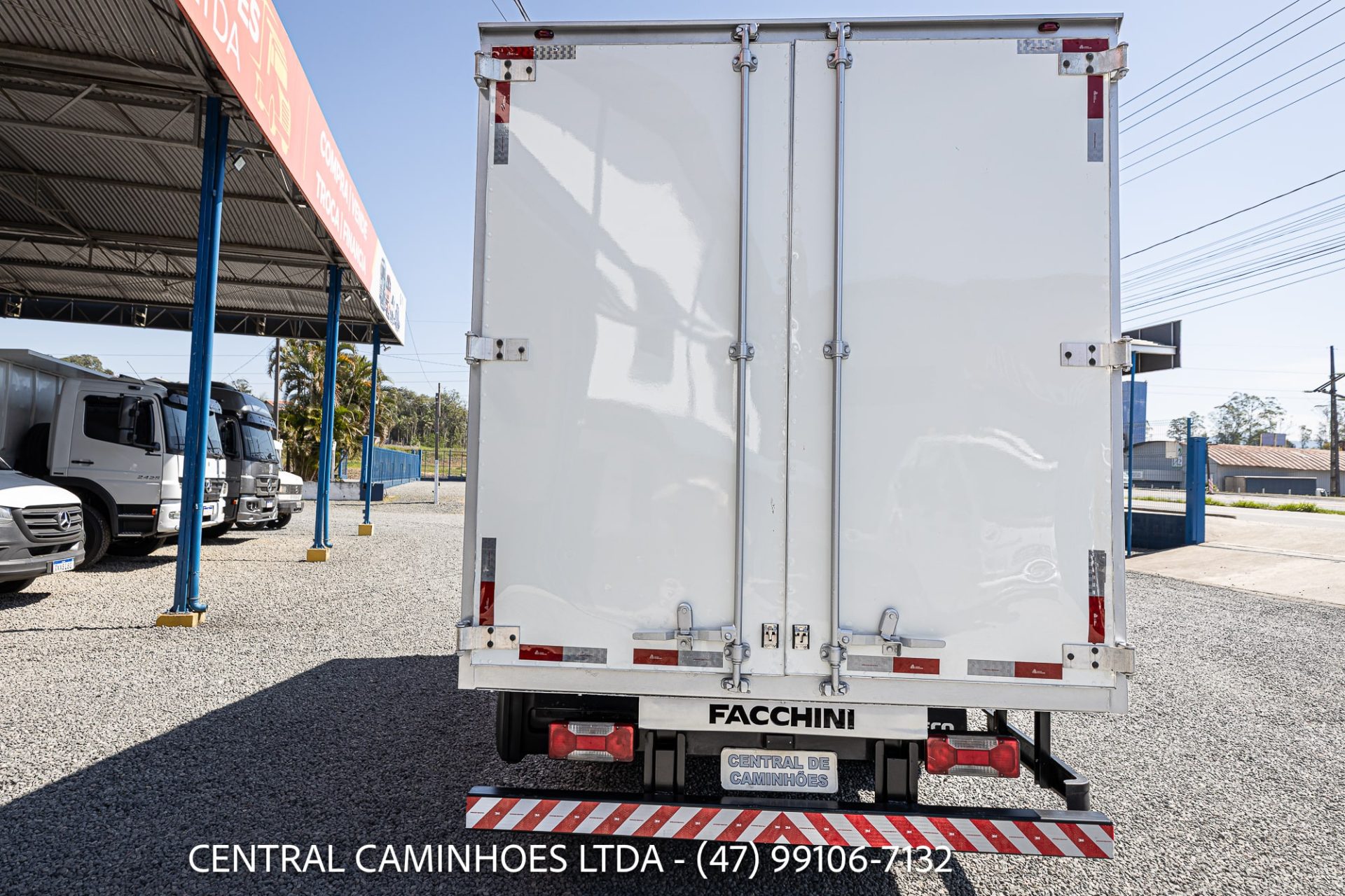 IVECO DAILY 35.150 ANO 2020 COMPLETA COM BAU FACCHINI