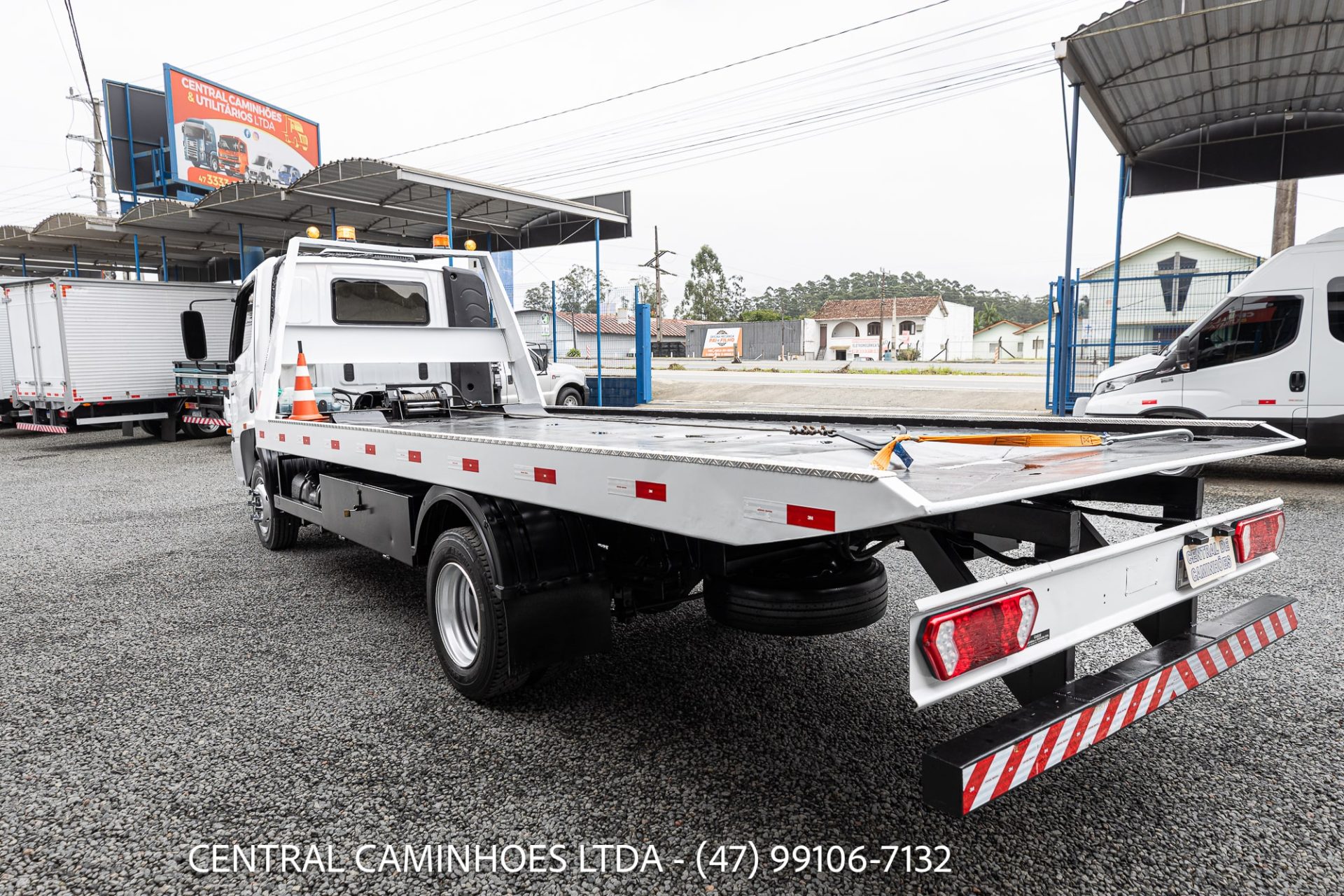 MERCEDES BENZ ACCELO 915C ANO 2012 COM PLATAFORMA DE 6M