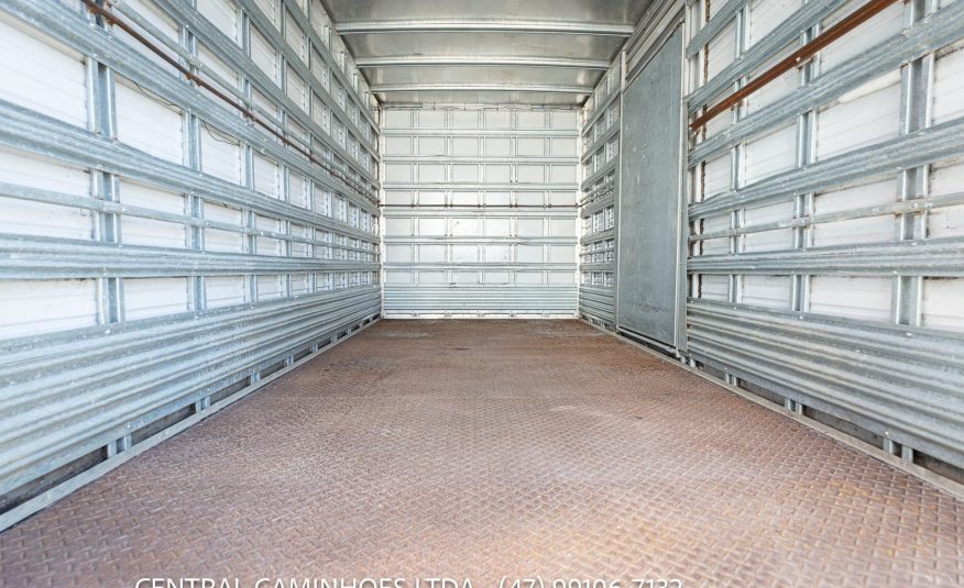 IVECO DAILY 35.150 ANO 2020 COMPLETA COM BAU FACCHINI