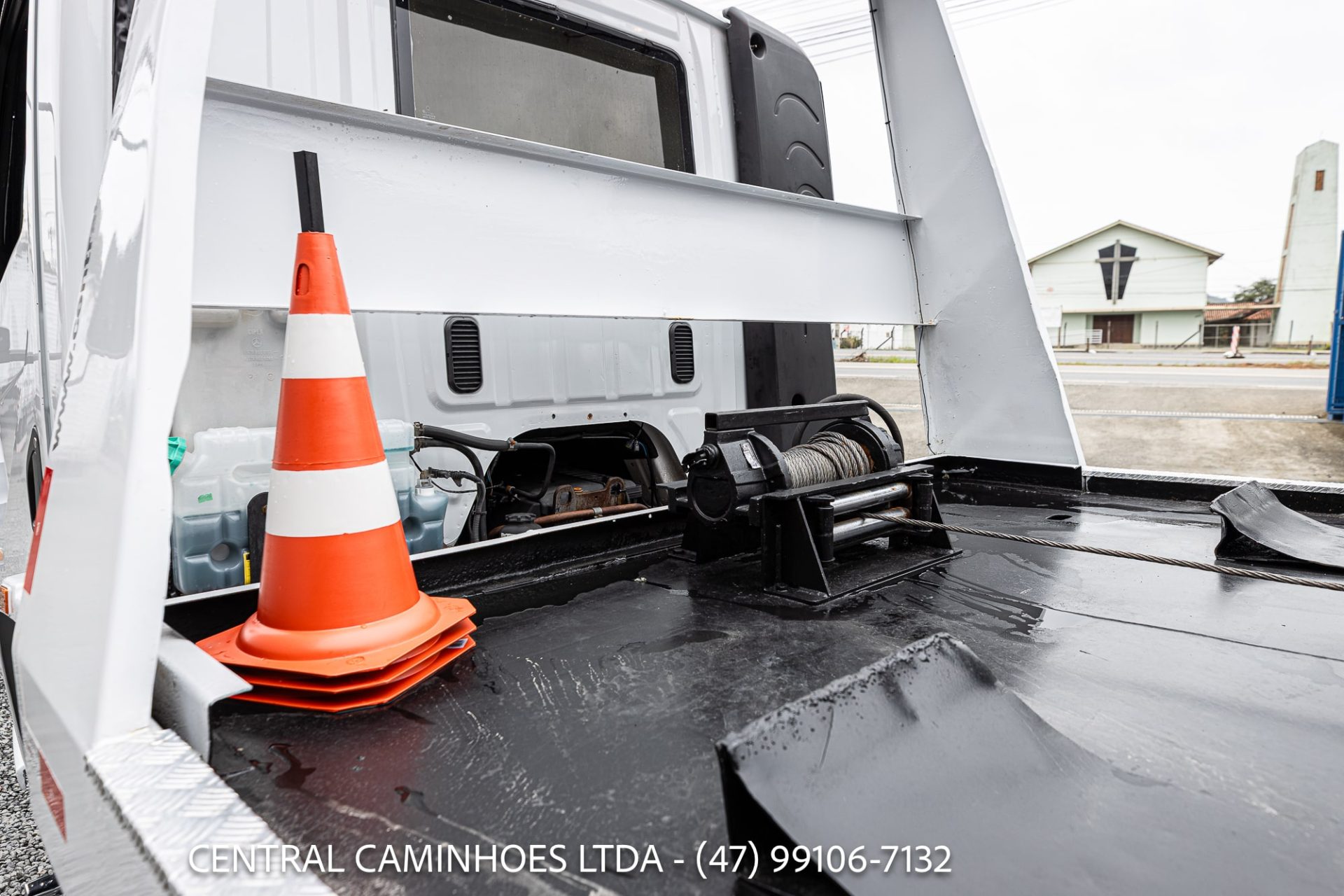 MERCEDES BENZ ACCELO 915C ANO 2012 COM PLATAFORMA DE 6M