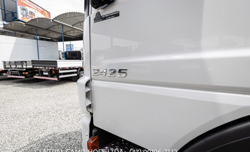 MERCEDES BENZ ATEGO 2425 6X2 ANO 2011 COMPLETA