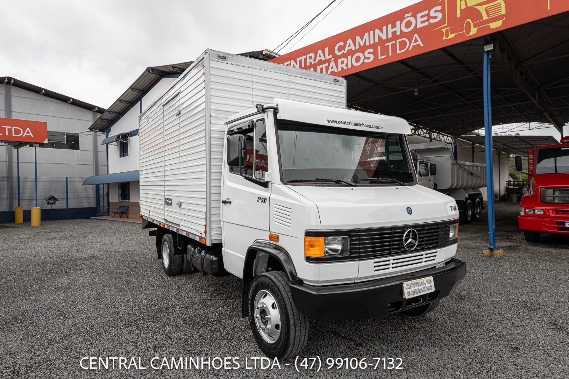 MERCEDES BENZ 710 ANO 2002