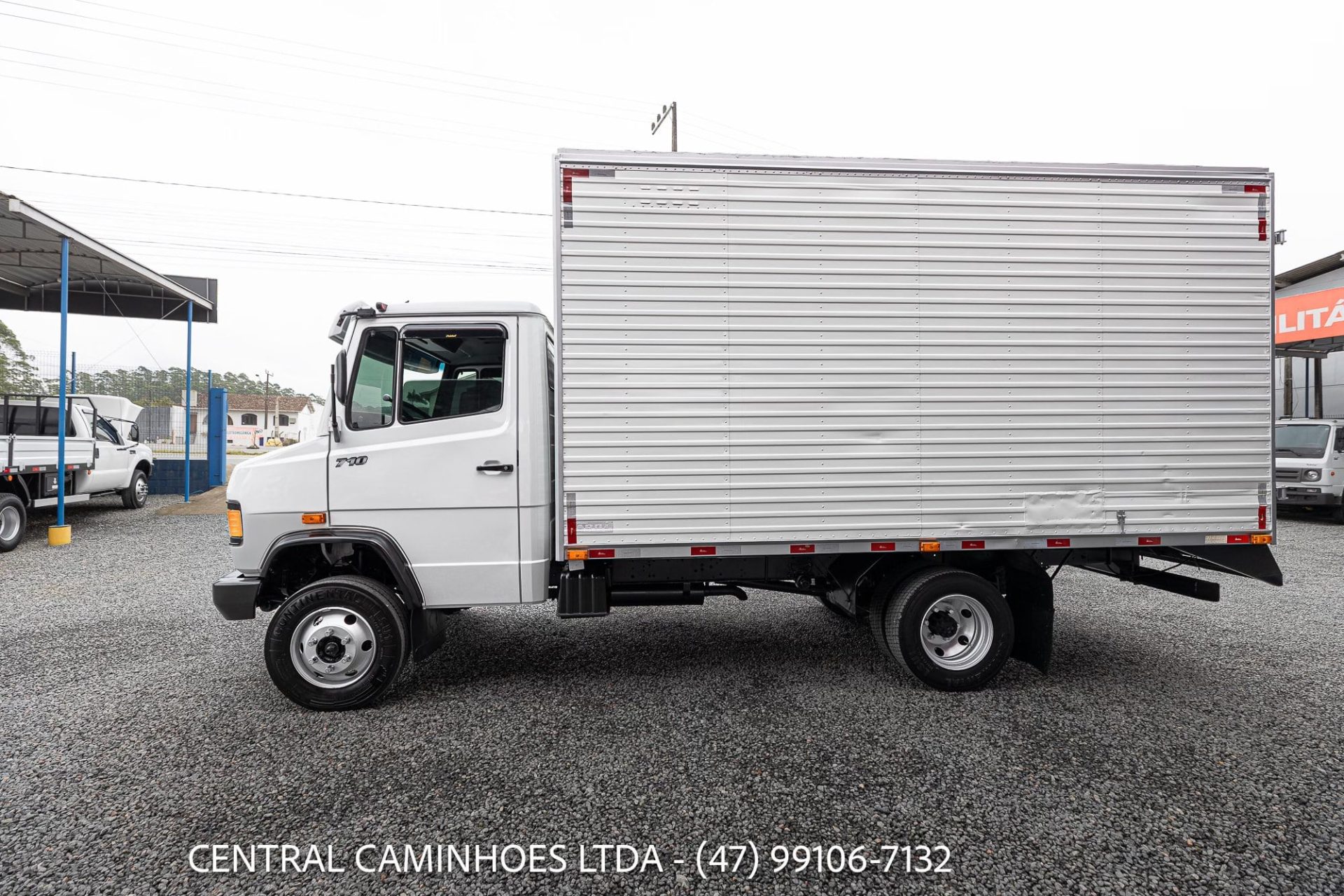 MERCEDES BENZ 710 ANO 2002