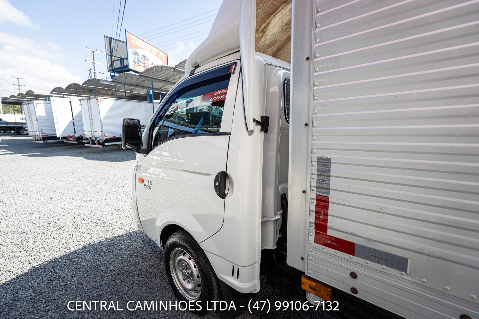 HYUNDAI HR, ANO 2016 COM BAÚ DE ALUMÍNIO