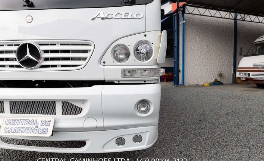 MB ACCELO 715C ANO 2006