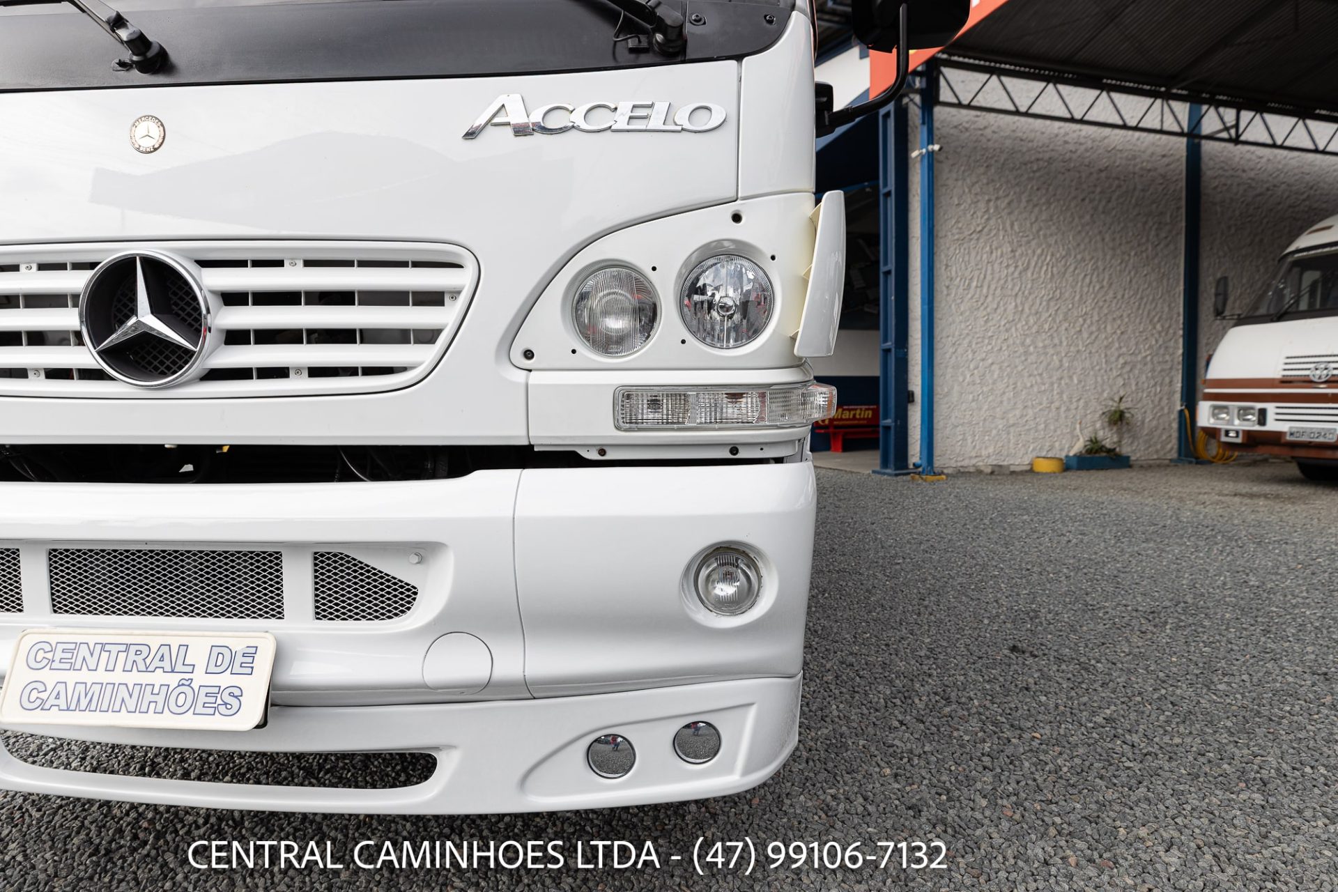 MB ACCELO 715C ANO 2006